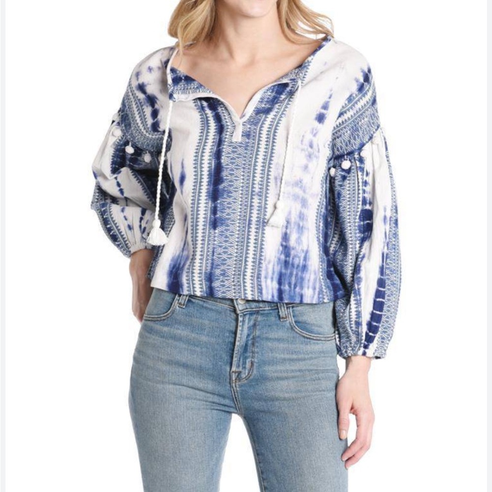 SAYLOR Dorothea Blue and White Relaxed Crop Blouse